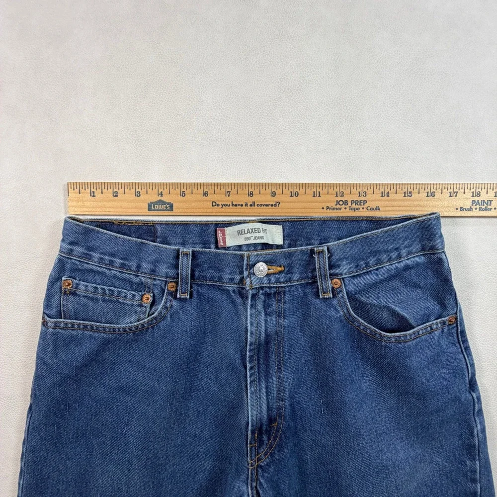 Retro Levis 550 Mens 32x28 Relaxed Fit Tapered Leg Blue Denim Jeans Medium Wash